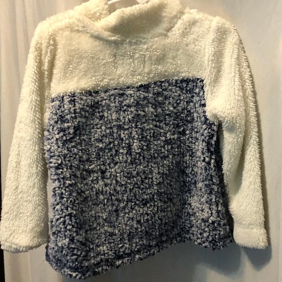 Fleece Pullover by Takara Girls Size 6 - Picture 4 of 4